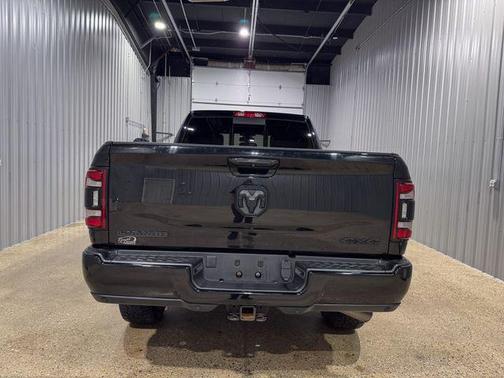 Diamond Black Crystal Pearlcoat 2021 RAM 2500 Laramie Crew Cab 4x4 6'4' Box