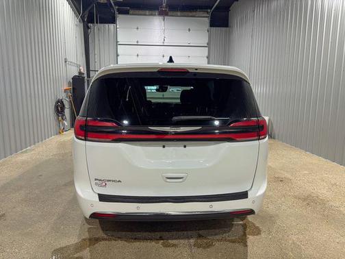 2023 Chrysler Pacifica Touring