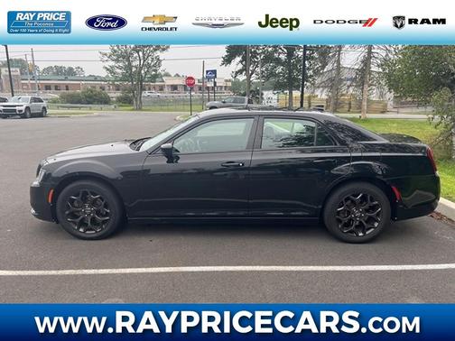2019 Chrysler 300 Touring