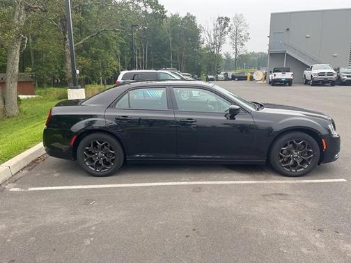 2019 Chrysler 300 Touring