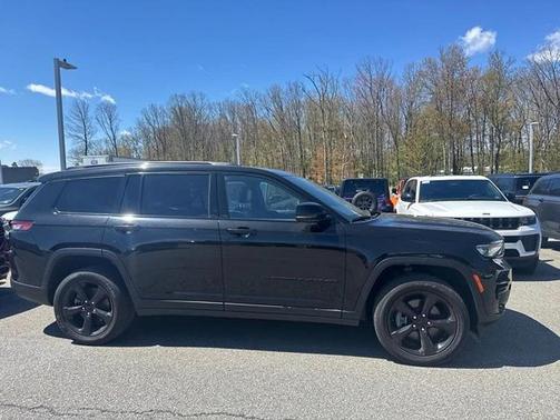 Diamond Black 2023 Jeep Grand Cherokee L Laredo