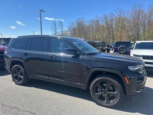 Diamond Black 2023 Jeep Grand Cherokee L Laredo