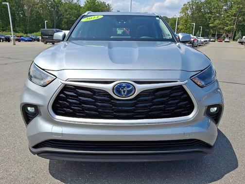2024 Toyota Highlander Hybrid XLE