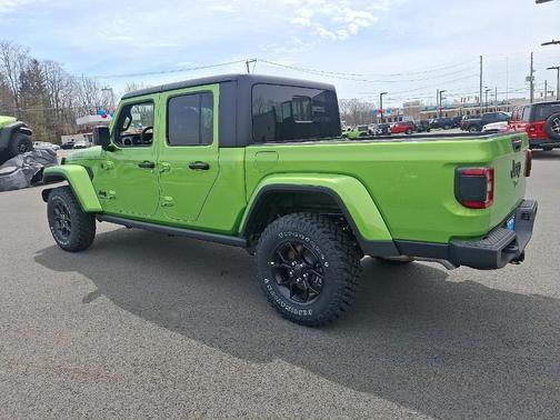 2025 Jeep Gladiator Sport