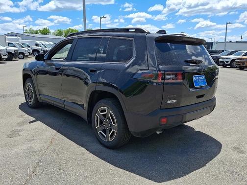 Diamond Black 2026 Jeep Cherokee LAREDO/LIMITED