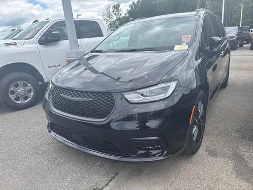 Diamond Black 2025 Chrysler Pacifica Limited