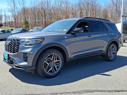 Carbonized Gray Metallic 2026 Ford Explorer ST-Line