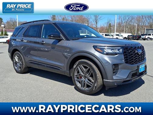 Carbonized Gray Metallic 2026 Ford Explorer ST-Line