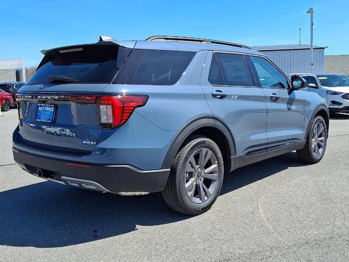 Vapor Blue Metallic 2026 Ford Explorer Active
