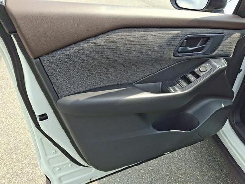 Glacier White 2023 Nissan Rogue S