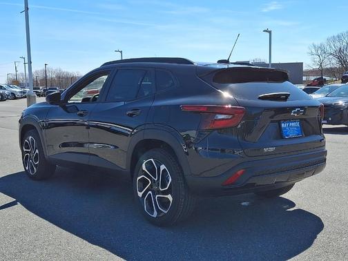 Mosaic Black Metallic 2026 Chevrolet Trax 2RS