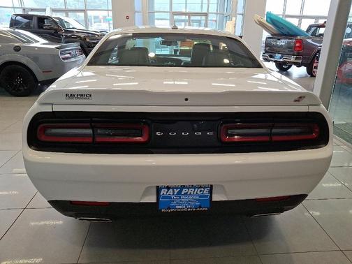 2022 Dodge Challenger SXT