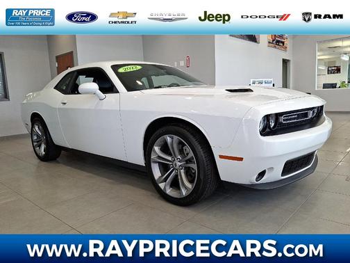 2022 Dodge Challenger SXT