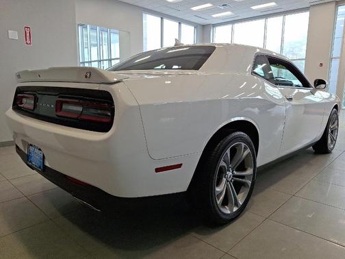2022 Dodge Challenger SXT
