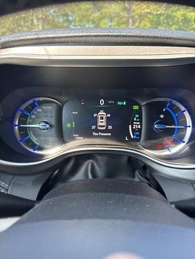 2023 Chrysler Pacifica Hybrid Touring L
