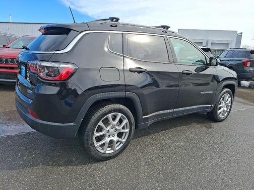 2022 Jeep Compass Latitude Lux