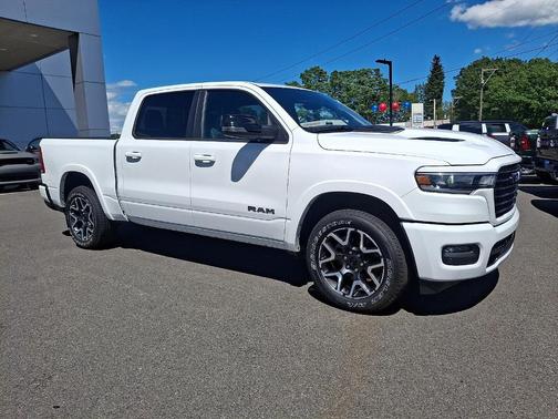 Bright White Clearcoat 2026 RAM 1500 Laramie