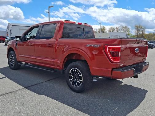 Hot Pepper Red Metallic Tinted Clearcoat 2023 Ford F-150 XLT