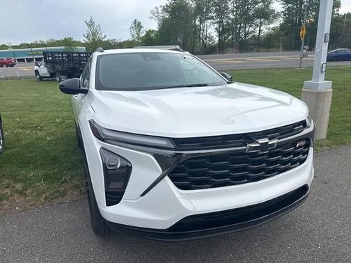 Summit White 2025 Chevrolet Trax 2RS