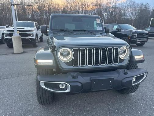 Anvil Clearcoat 2025 Jeep Wrangler 4xe Sahara