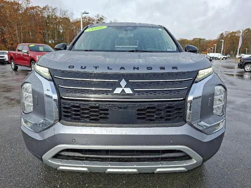 2022 Mitsubishi Outlander SE