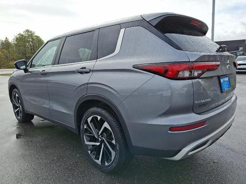 2022 Mitsubishi Outlander SE