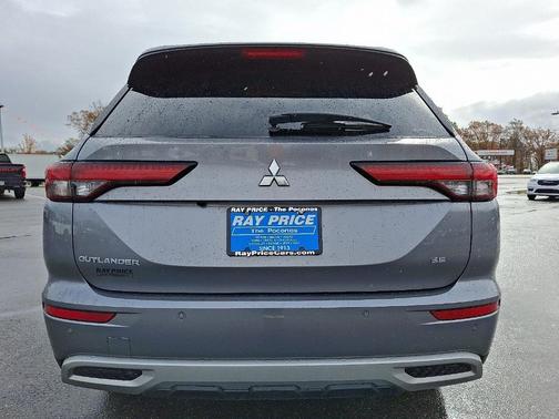 2022 Mitsubishi Outlander SE