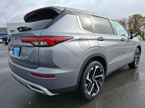2022 Mitsubishi Outlander SE