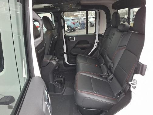 Bright White Clearcoat 2026 Jeep Gladiator Rubicon