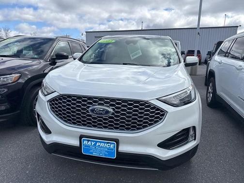 White Metallic 2023 Ford Edge SEL