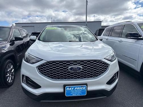 White Metallic 2023 Ford Edge SEL