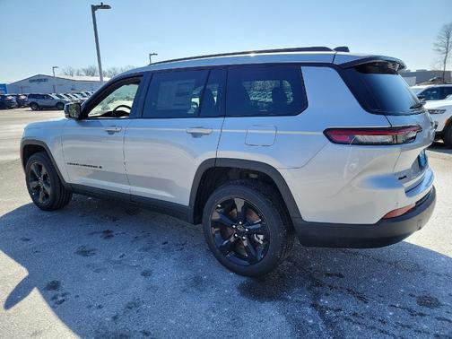 2024 Jeep Grand Cherokee L Laredo