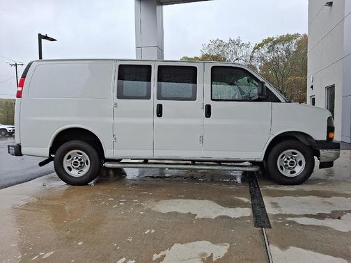 2023 GMC Savana 2500 Work Van