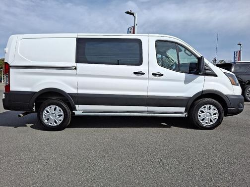 2023 Ford Transit-250 