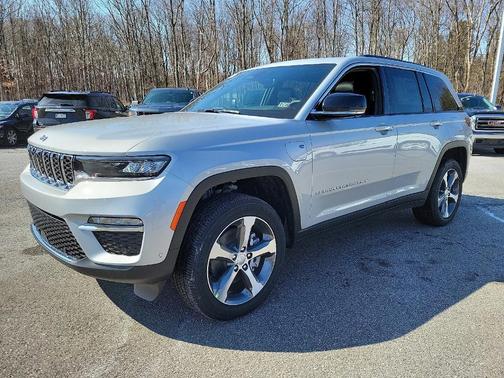 Silver Zynith 2024 Jeep Grand Cherokee 4xe Base