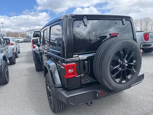 Black Clearcoat 2025 Jeep Wrangler 4xe Sahara