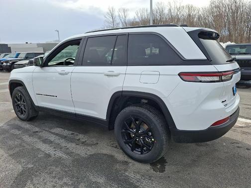 2026 Jeep Grand Cherokee Altitude 4x4