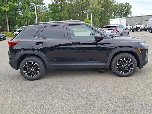 Mosaic Black Metallic 2023 Chevrolet Trailblazer LT
