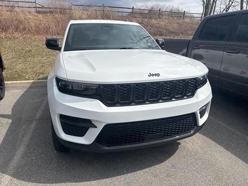 2024 Jeep Grand Cherokee Laredo