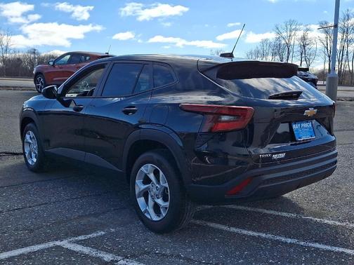 Mosaic Black Metallic 2026 Chevrolet Trax LS