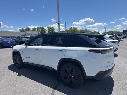 Bright White Clearcoat 2024 Jeep Wagoneer S Launch Edition