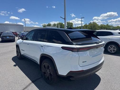 Bright White Clearcoat 2024 Jeep Wagoneer S Launch Edition