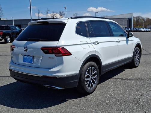 Pure White 2020 Volkswagen Tiguan 2.0T SE