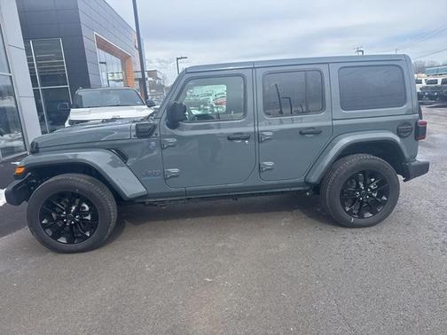 2025 Jeep Wrangler 4xe Sahara