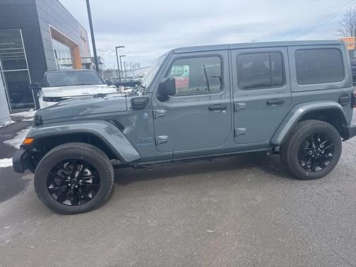2025 Jeep Wrangler 4xe Sahara