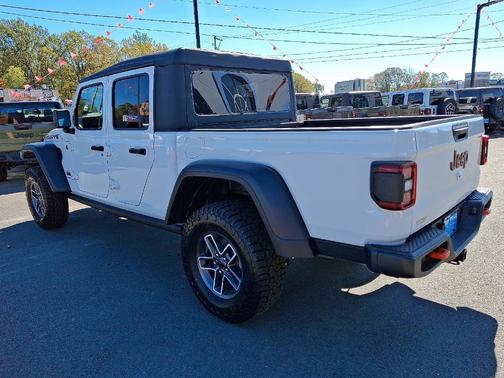 2025 Jeep Gladiator Mojave