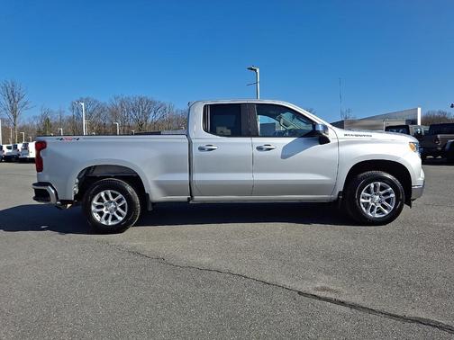 Silver Ice Metallic 2022 Chevrolet Silverado 1500 LT