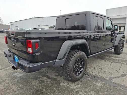 2022 Jeep Gladiator Sport