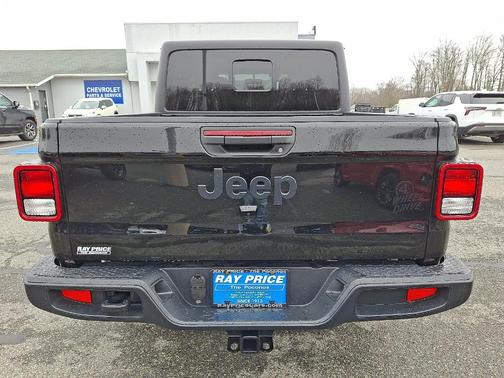 2022 Jeep Gladiator Sport