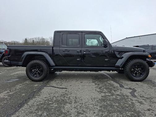 2022 Jeep Gladiator Sport